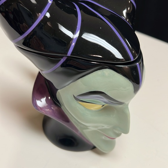 Disney Maleficent lidded mug - Picture 11 of 16